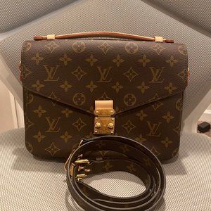 Louis Vuitton Pochette Metis Monogram Brown Shoulder Bag